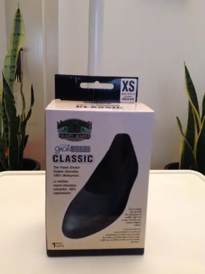 Only $5 for these brand new Moneysworth women's  xs overshoes!, View more