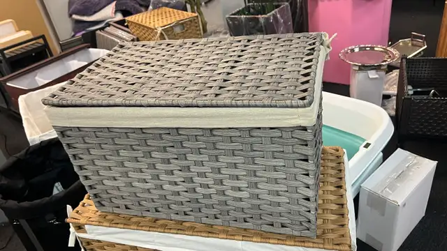 SONGMICS Storage Basket with Lid, 42.3 Gallon (160L) Storage Bin in Home Décor & Accents in Markham / York Region - Image 2