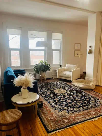 Bonjour, Je suis psychologue et artiste en danse. J’offre la sous-location de mon bureau situé dans...