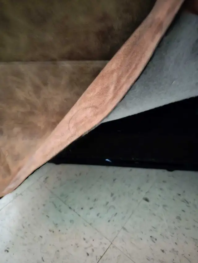 Reclining Sofa in Couches & Futons in Kingston - Image 6