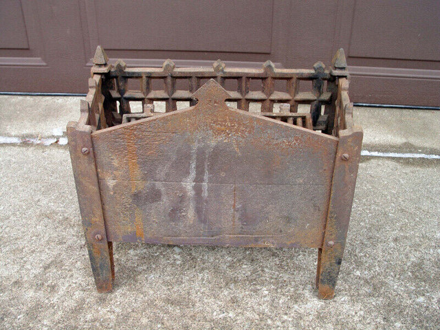 Antique Cast Iron FIREBOX, coal/wood log FIREPLACE BASKET INSERT in Arts & Collectibles in St. Catharines - Image 4