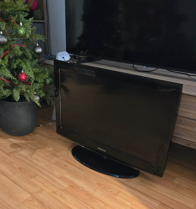 TV - 32 inch - Samsung, View more