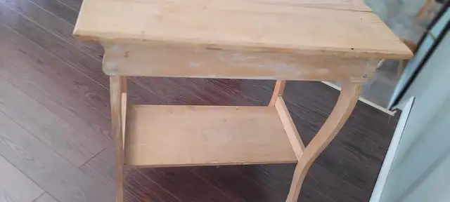 WOODEN SIDE END SMALL TABLE WITH DRAWER & SHELF CAN USE AS DESK in Other Tables in Barrie - Image 7
