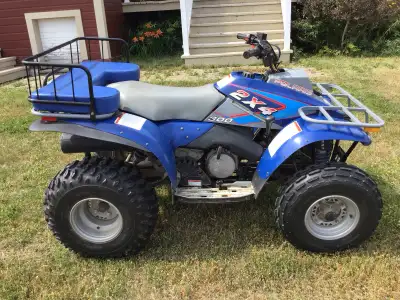 VTT Polaris 300 2x4 1995 Toujours été rangé à l’intérieur Fonctionne très bien et en parfait état Un...