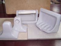 Accessoires pour salle de bain gris porcelaine  / Neufs