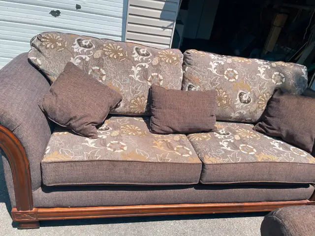 Couch and Love seat in Couches & Futons in Belleville - Image 2