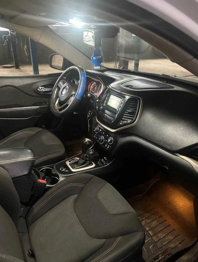 2015 Jeep Cherokee in Cars & Trucks in Cambridge - Image 2