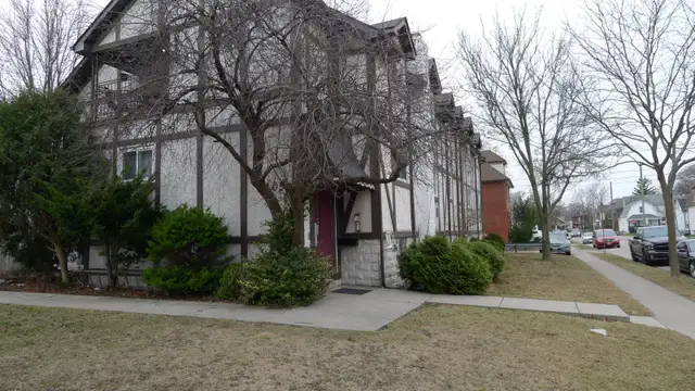 U of W Area 1 Bedroom Apartment, well suited for grad students
