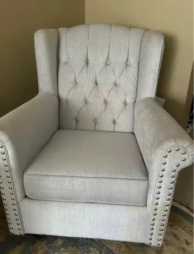 Beautiful living room set with silver and crystal detail 2 x 3 seat couches 2x arm chairs Made in Ca...