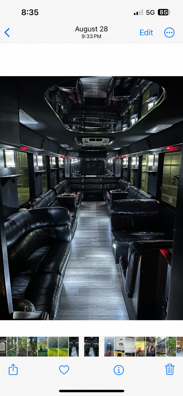 2001 Freightliner Party Limousine Bus. in Cars & Trucks in Winnipeg - Image 2