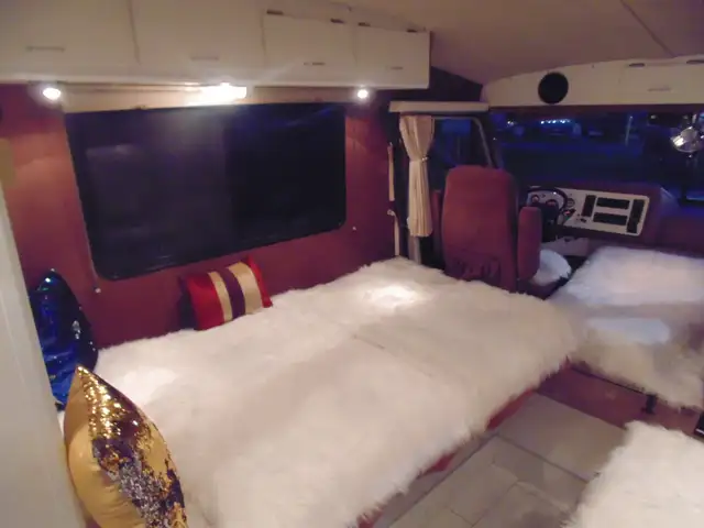 BETTER THAN CLASS B PLEASURE WAY, ROADTREK, CAMPER VAN RV, RARE! in RVs & Motorhomes in Kelowna - Image 10