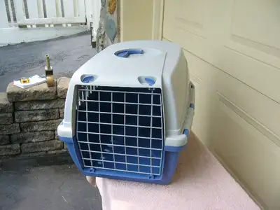 Cage pour petite animal (Savic ) Bleue/gris pale. Propre., View more