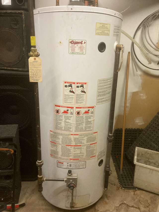 Water heater in Heaters, Humidifiers & Dehumidifiers in Mississauga / Peel Region