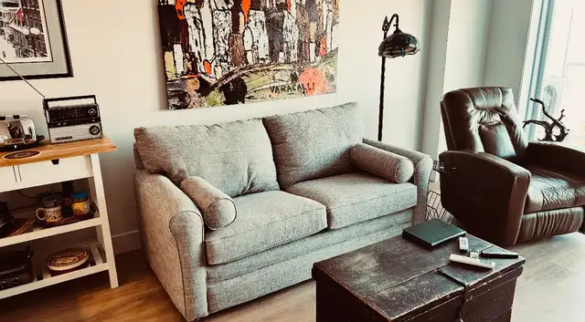 Divan-Lit / Sofa-Bed. Almost new. $1200. Negotiable. In Sherbrooke62863733396097121