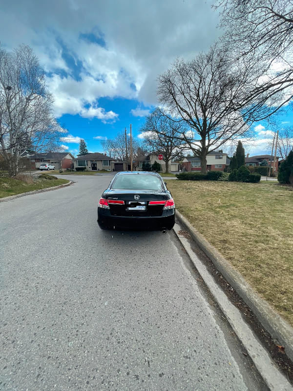 (2nd Price Drop!!!) 2011 Honda Accord SE Black - Super Low KMs in Cars & Trucks in City of Toronto - Image 4