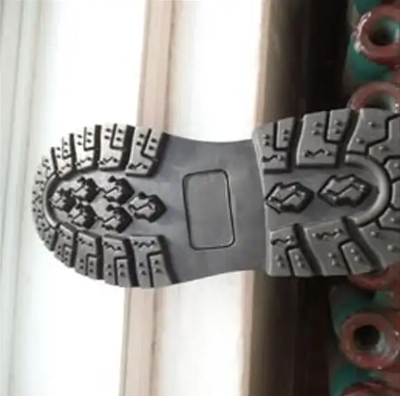 Bottes de sécurité in Men's Shoes in Québec City - Image 7