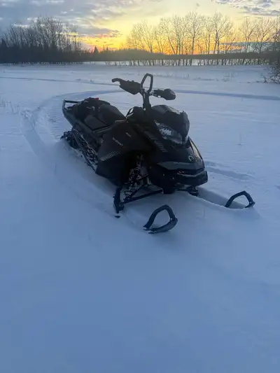 2019 skidoo summit X 850. It has hps can and smith grade rear bumper. Good running sled and track is...