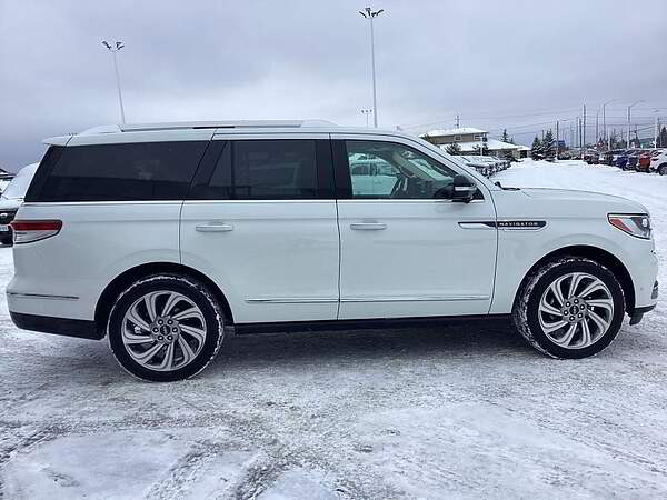 2018 & Up Lincoln Navigator. High Mileage, Rebuilt, Salvage in Cars & Trucks in Oakville / Halton Region