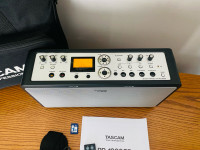 Tascam BB-800 Portable Recording   Studio w/ Speakers &  Mic