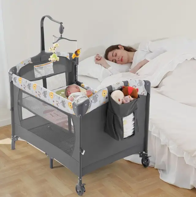 Ihoming Baby Bassinet Bedside Sleeper Baby Crib, Pack and Play w in Cribs in City of Toronto - Image 2
