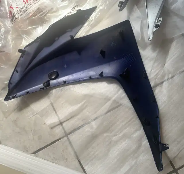 2017 Yamaha YZF-R3 Side Panel & Tail Side Covers in Sport Bikes in Mississauga / Peel Region - Image 5