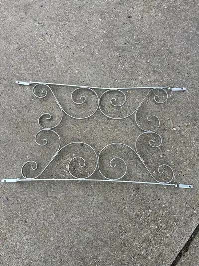 Plastic stand Asking $10.00 FCFS NO HOLDS IF THIS AD IS UP THE ITEM IS AVAILABLE.
