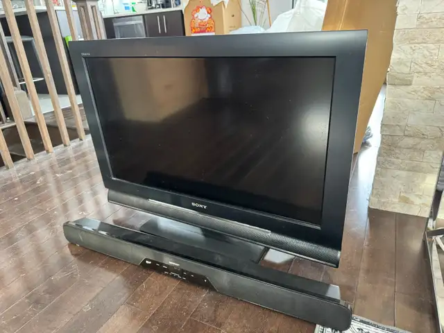 Sony 32 inches TV in TVs in Longueuil / South Shore - Image 5