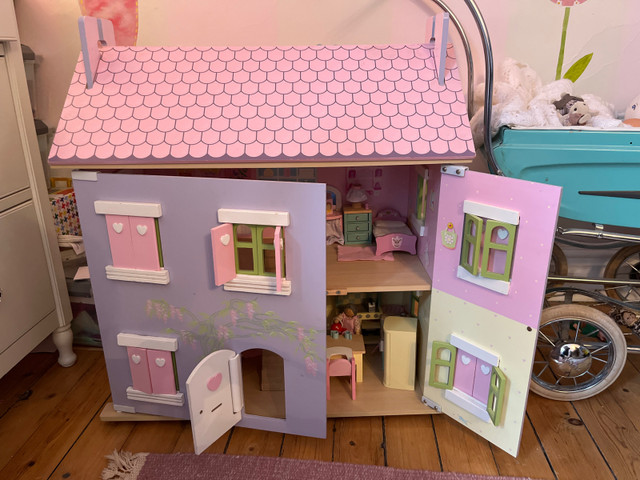 Wooden Dollhouse and Furniture  in Toys & Games in City of Toronto - Image 2
