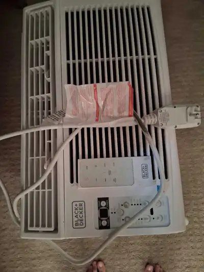 Works great, brand new, comes with remote