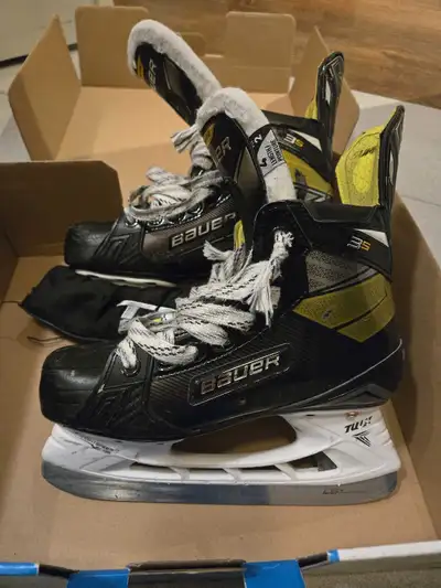 Bauer Supreme 3s skates.  size 4 fit 2, View more
