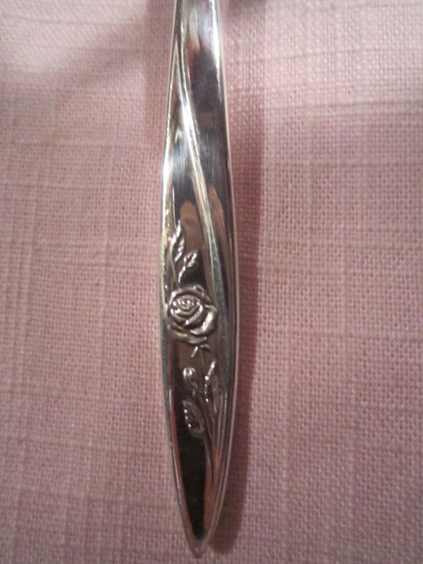 MORNING ROSE silverware set for 8 in Arts & Collectibles in Cole Harbour