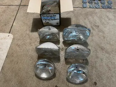 Truck headlights. Round 5.5” wide Rectangular 6.5” wide Rectangular 7.5” wide. All are 12 volt. $5 e...