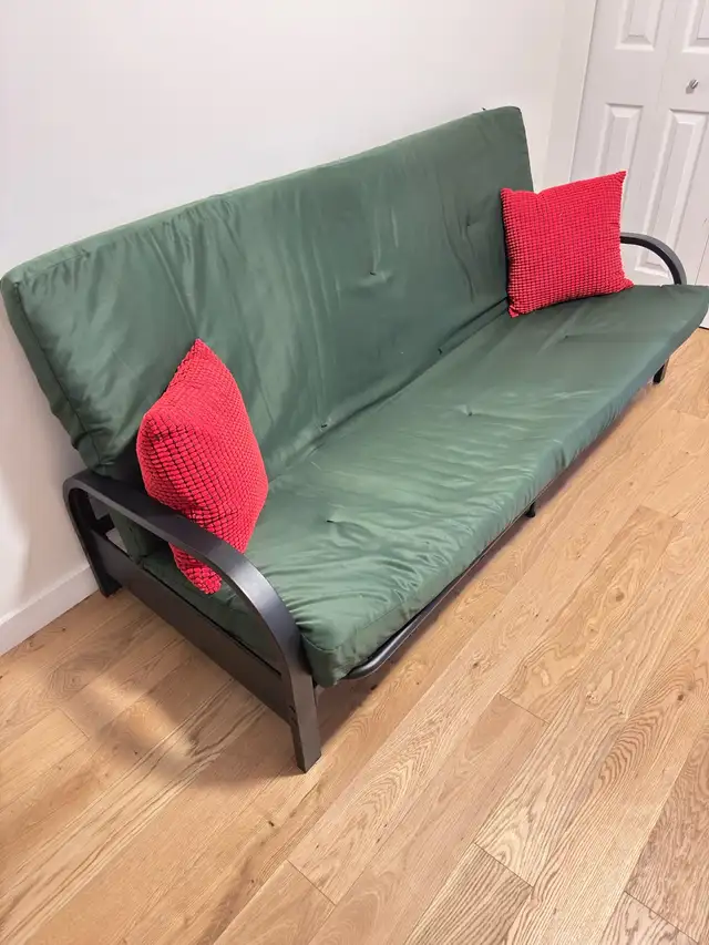 Futon couch/bed in Couches & Futons in Nanaimo - Image 2