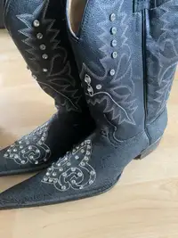Mexican boots 