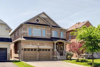 Detached House For Rent /Newmarket