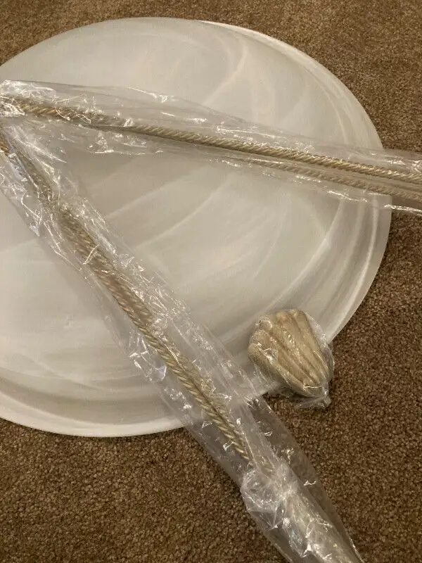 NEW CONTEMPORARY LIGHT FIXTURE - $25 in Indoor Lighting & Fans in Edmonton - Image 4