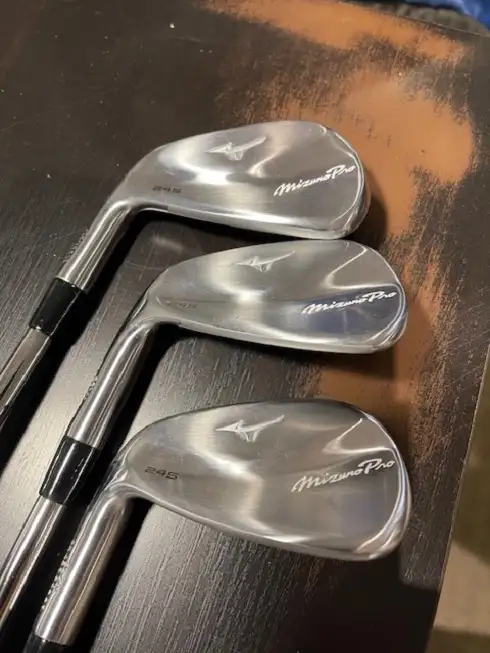 LH Mizuno 245 Irons (4-PW) in Golf in Gatineau - Image 4
