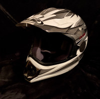 Lg Helmet for Quading / Snowmobiling / Motorbiking etc