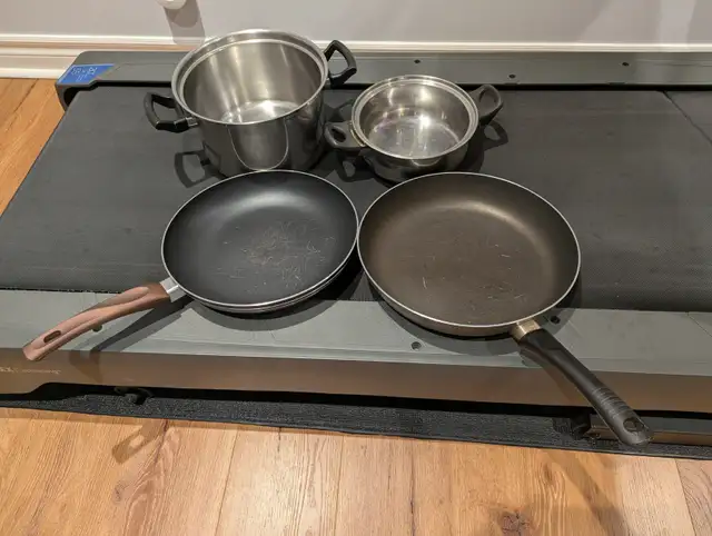 Pots (No Lid) & Pans (5$ for all) in Kitchen & Dining Wares in Mississauga / Peel Region - Image 2
