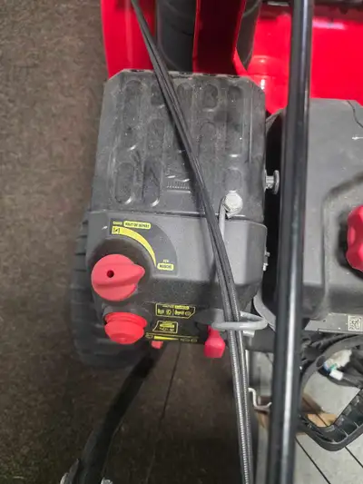 snow blower 24inch.  208cc start with push button and manually, View more