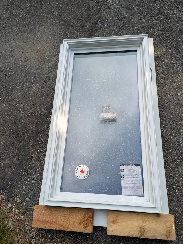 White Fixed Vinyl Window in Windows, Doors & Trim in Saint John - Image 4