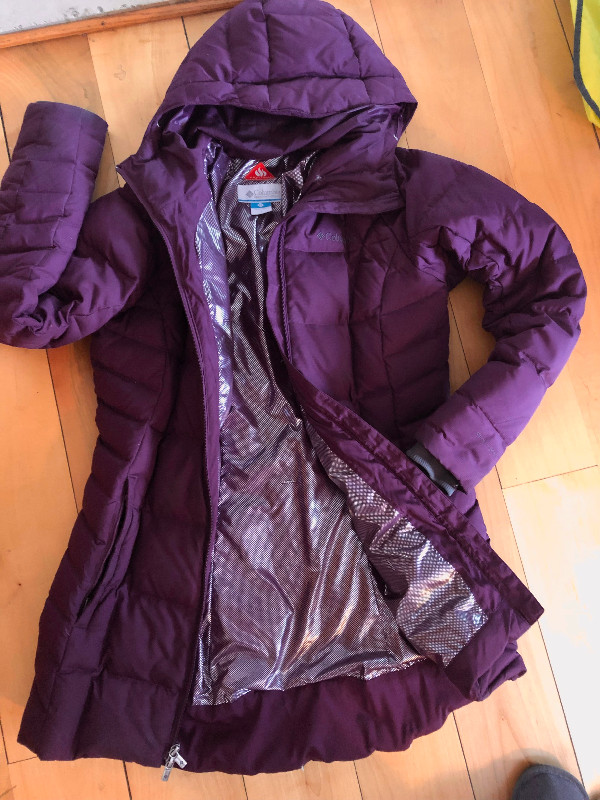 Beau manteau d’hiver dans Femmes - Hauts et vêtements d'extérieur  à Longueuil/Rive Sud