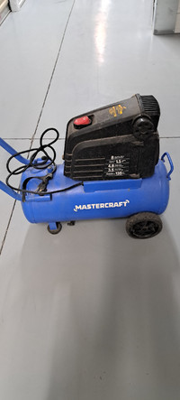 Compresseur Mastercraft 8-Gallon Oil-Free Air Compressor * READ*