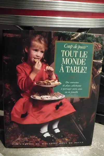 LIVRE DE NOEL TOUT LE MONDE À TABLE ! COUP DE POUCE, View more