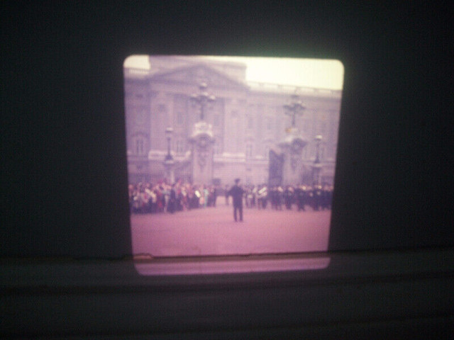 Vintage Slides 35mm London Photo England UK Changing Of Guards in Arts & Collectibles in Oakville / Halton Region - Image 2