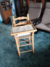 Vintage chaise haute pour enfant