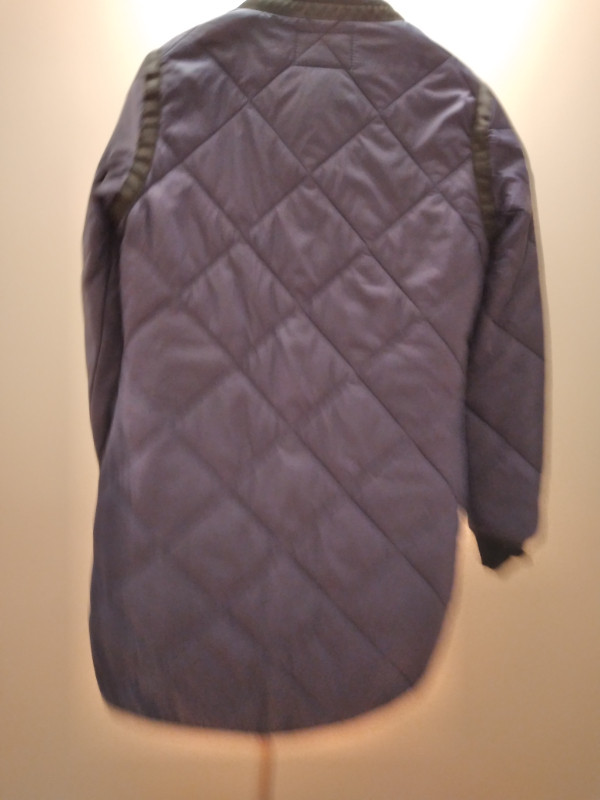 NWT mid season trendy diamond quilted women’s parka jacket dans Femmes - Hauts et vêtements d'extérieur  à Ville de Montréal - Image 2