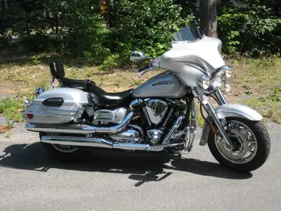 2009 Yamaha Roadstar Silverado One owner - un seul proprietaire No accidents - Aucun accidents Origi...