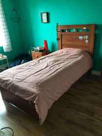 Room set / Twin size bed, mattress, dresser and bedside table