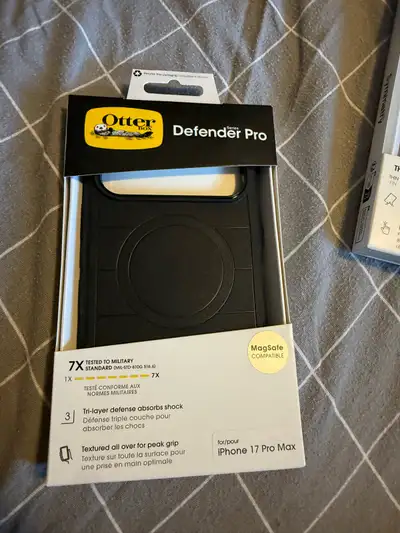 otterbox defender pro ( IPHONE 17 pro max), View more